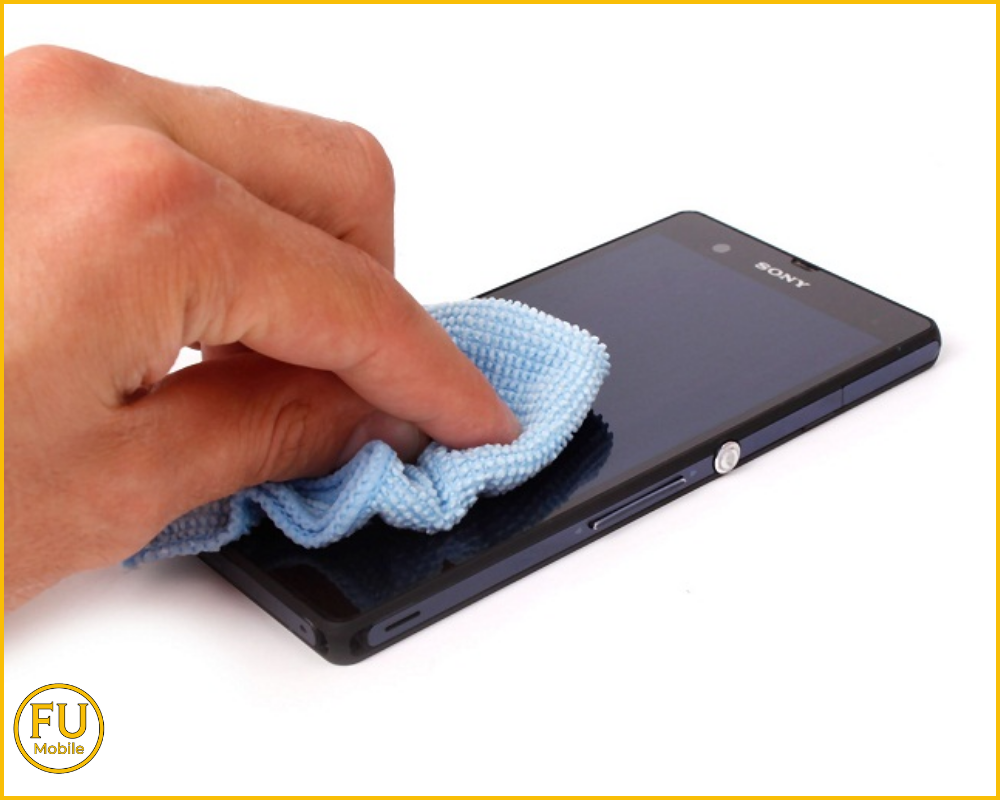 Vệ sinh màn hình bằng khăn vải sợi nhỏ và thường xuyên