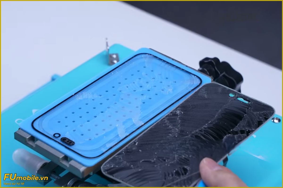 Quy trình ép kính iPhone 16 Pro