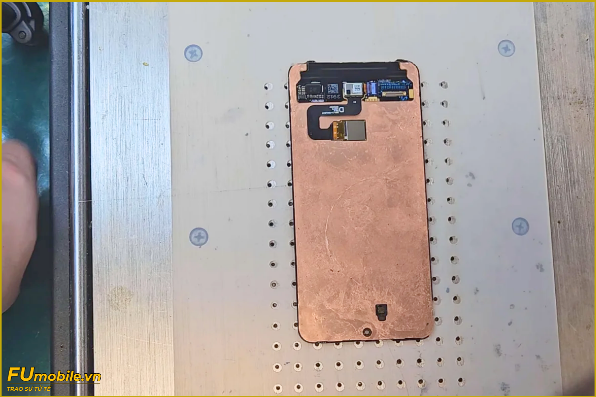 Quy trình ép kính Samsung Galaxy S24