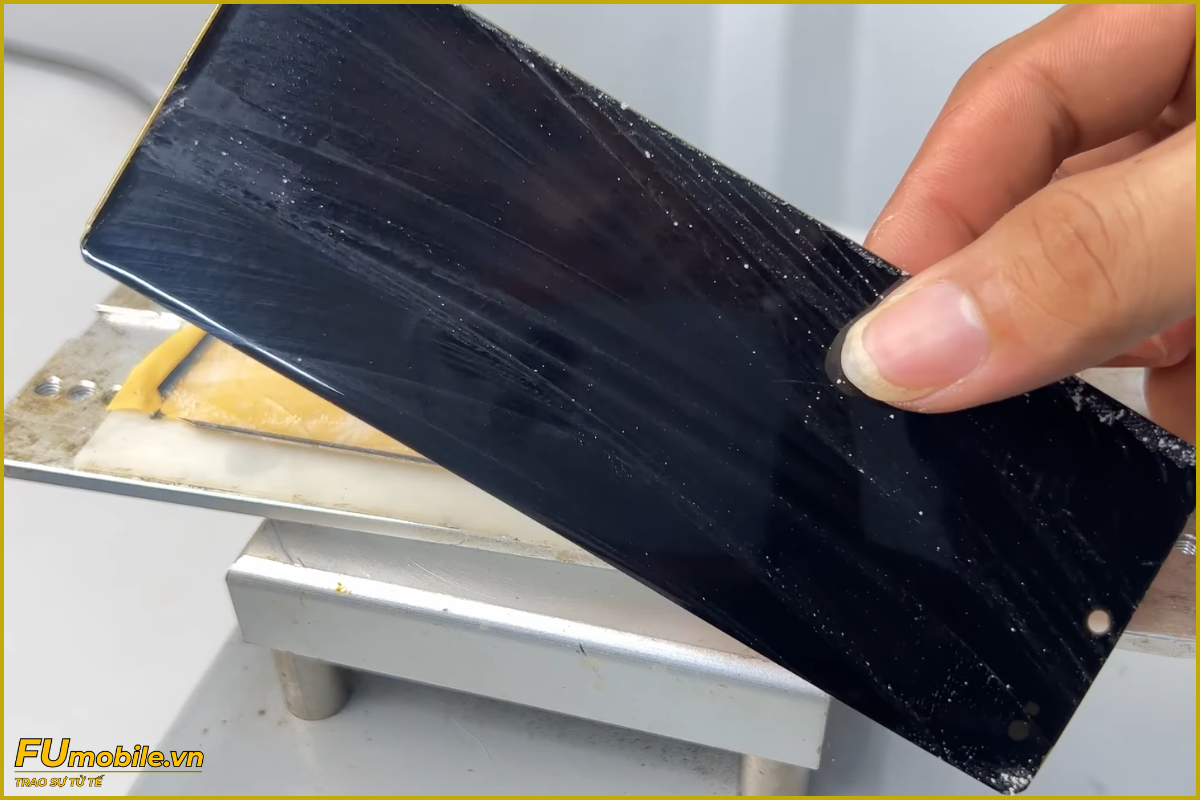 Quy trình ép kính Samsung Galaxy Z Fold 2