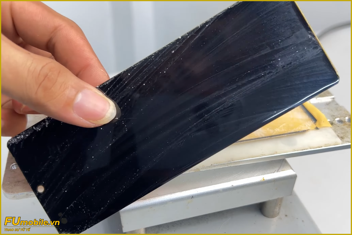 Quy trình ép kính Samsung Galaxy Z Fold 6