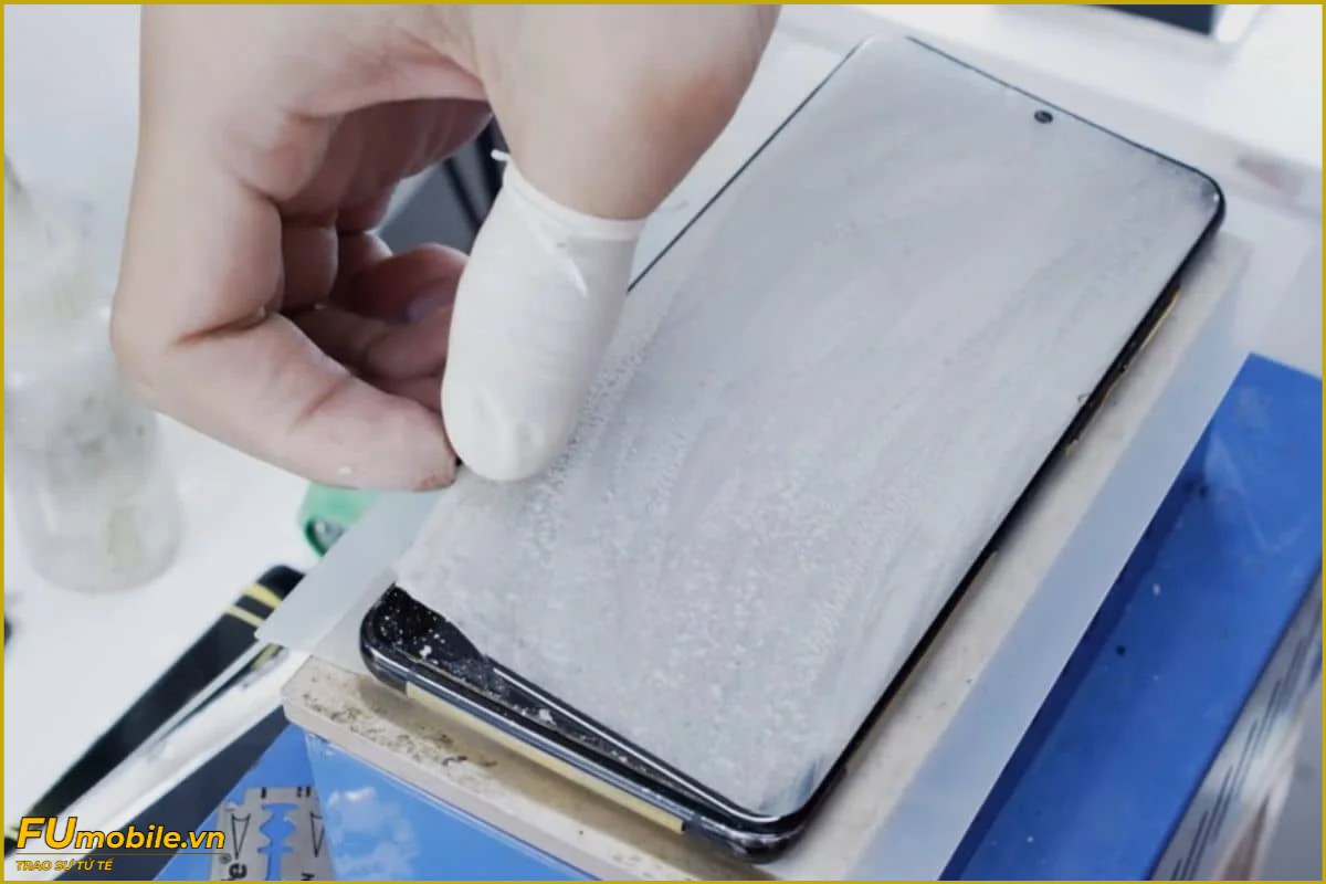 Quy trình thay ép kính Samsung Galaxy S22