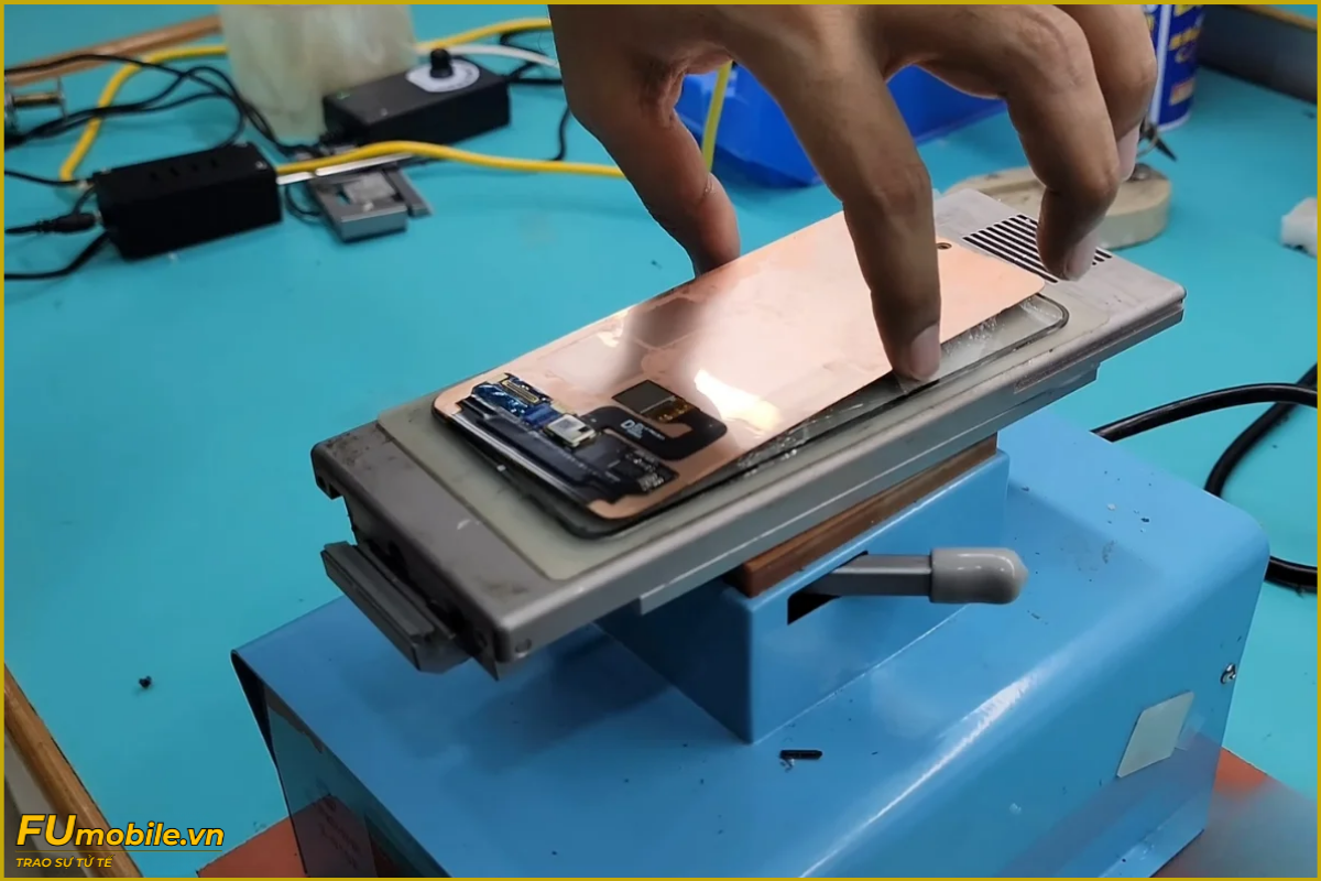 Quy trình thay ép kính Samsung Galaxy S25