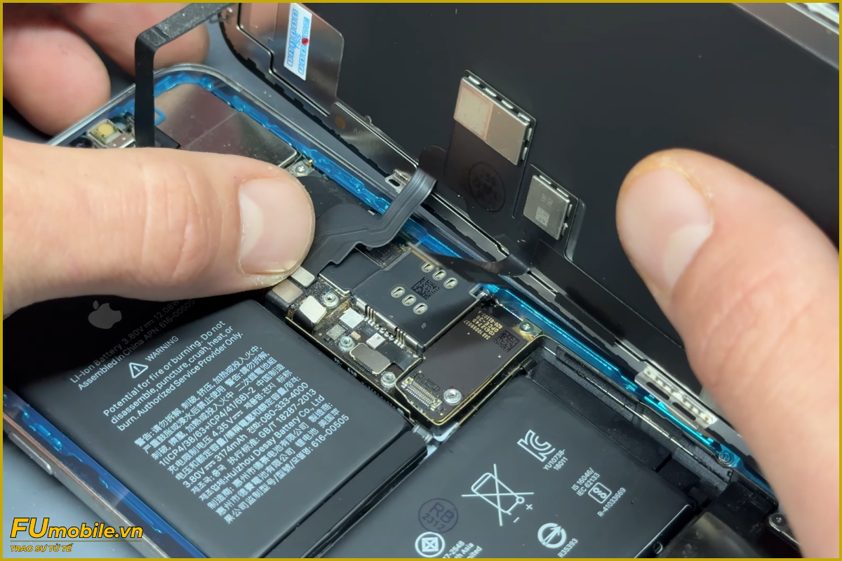 Quy trình thay màn hình iPhone XS Max