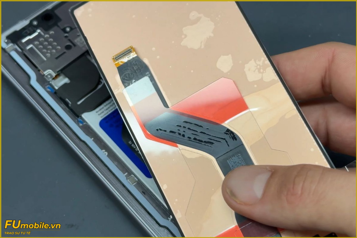 Quy trình thay màn hình Samsung Galaxy Z Fold 7