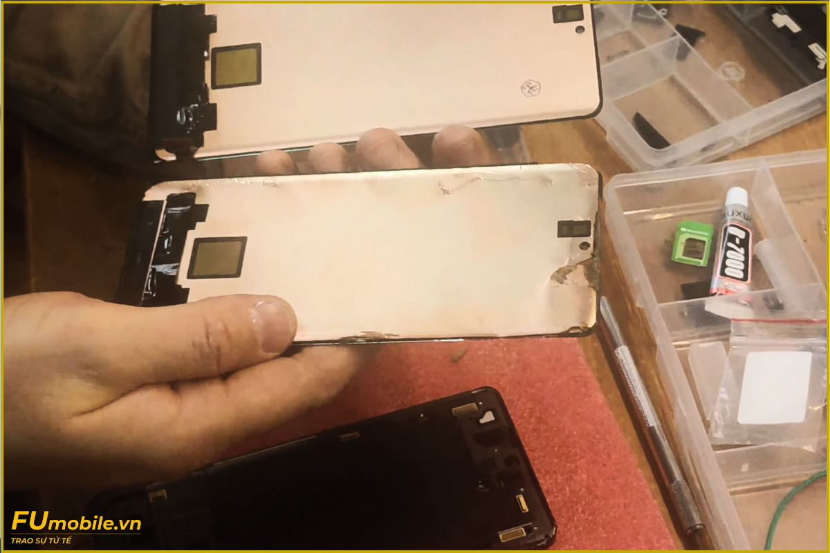 Quy trình thay màn hình Xiaomi 13 Pro