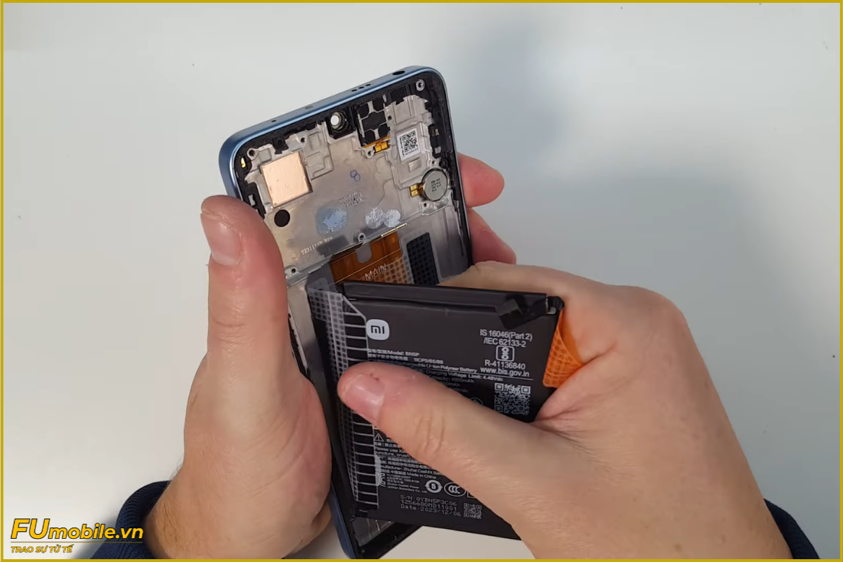 Quy trình thay pin Redmi Note 13