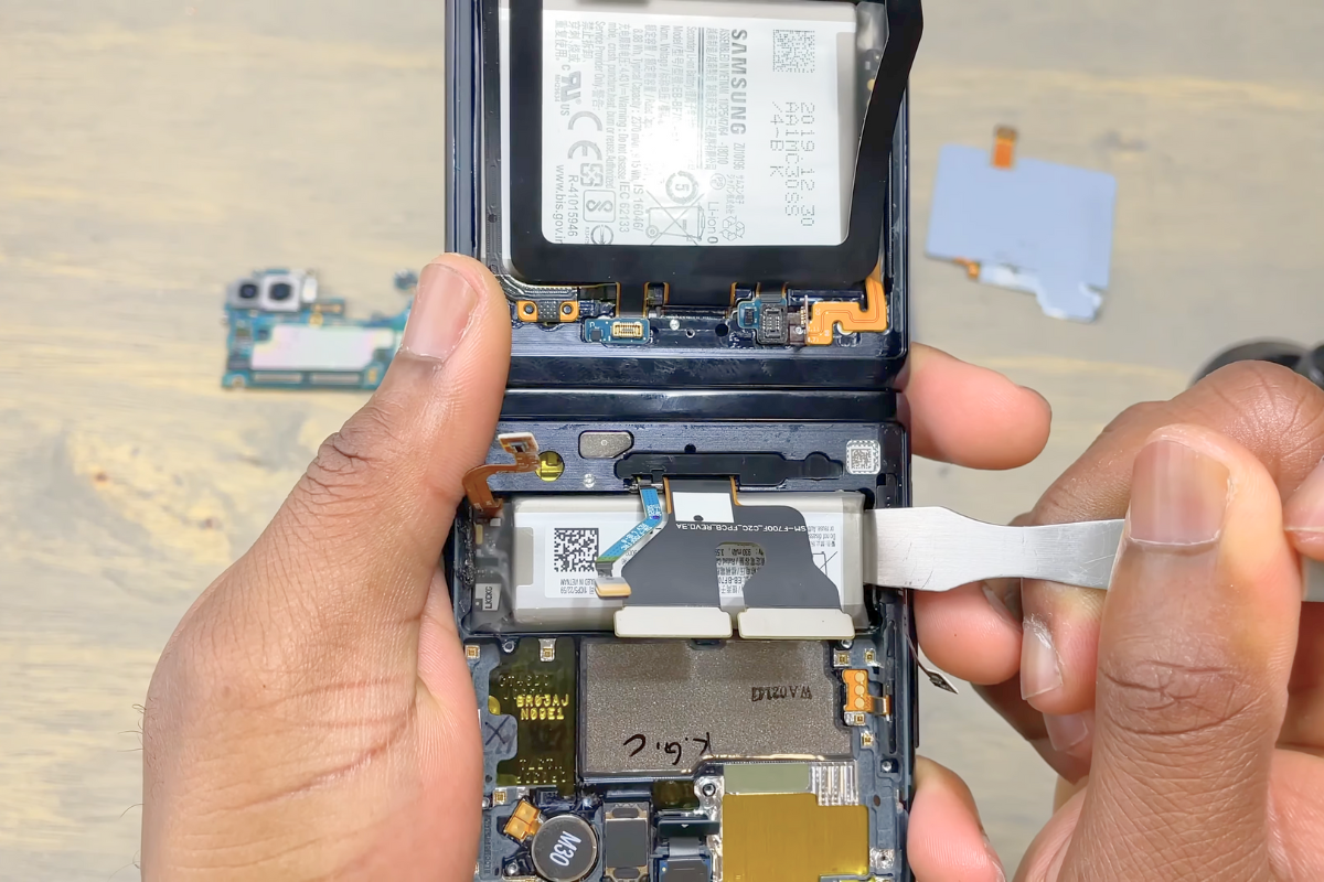 Quy trình thay pin Samsung Galaxy Z Flip