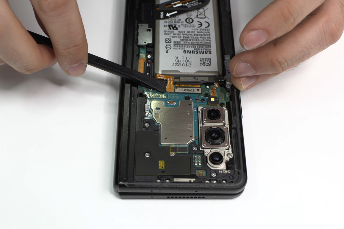 Quy trình thay pin Samsung Galaxy Z Fold 3