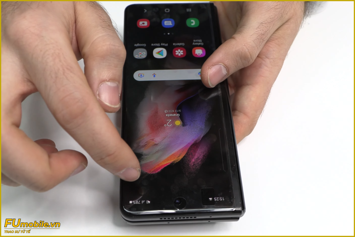 Thay màn hình Samsung Z Fold 3 chính hãng, lấy ngay